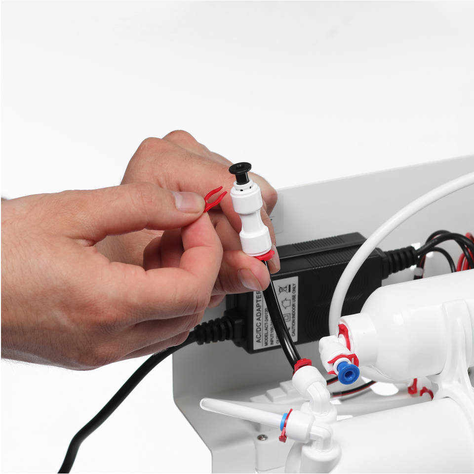 STANDARD PRO reverse osmosis filter with mineralization and pump on metal rack