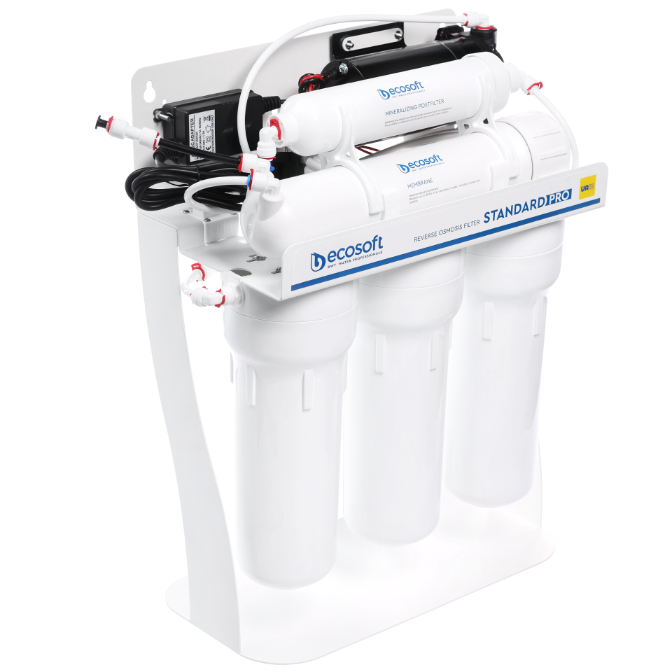 STANDARD PRO reverse osmosis filter with mineralization and pump on metal rack